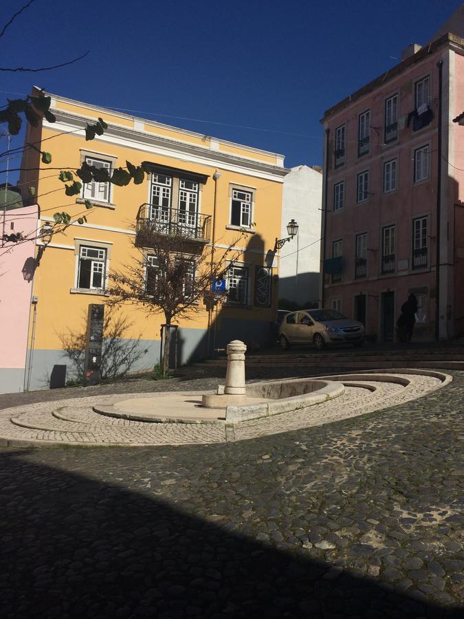 Guesthouse Castelo Lisbona Esterno foto